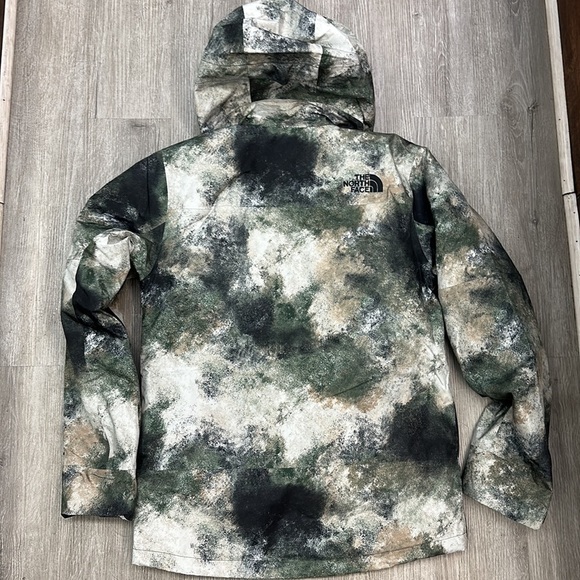 The north face Men’s Clement Triclimate® Jacket Pine Needle Faded Dye Camo Print - Picture 7 of 10